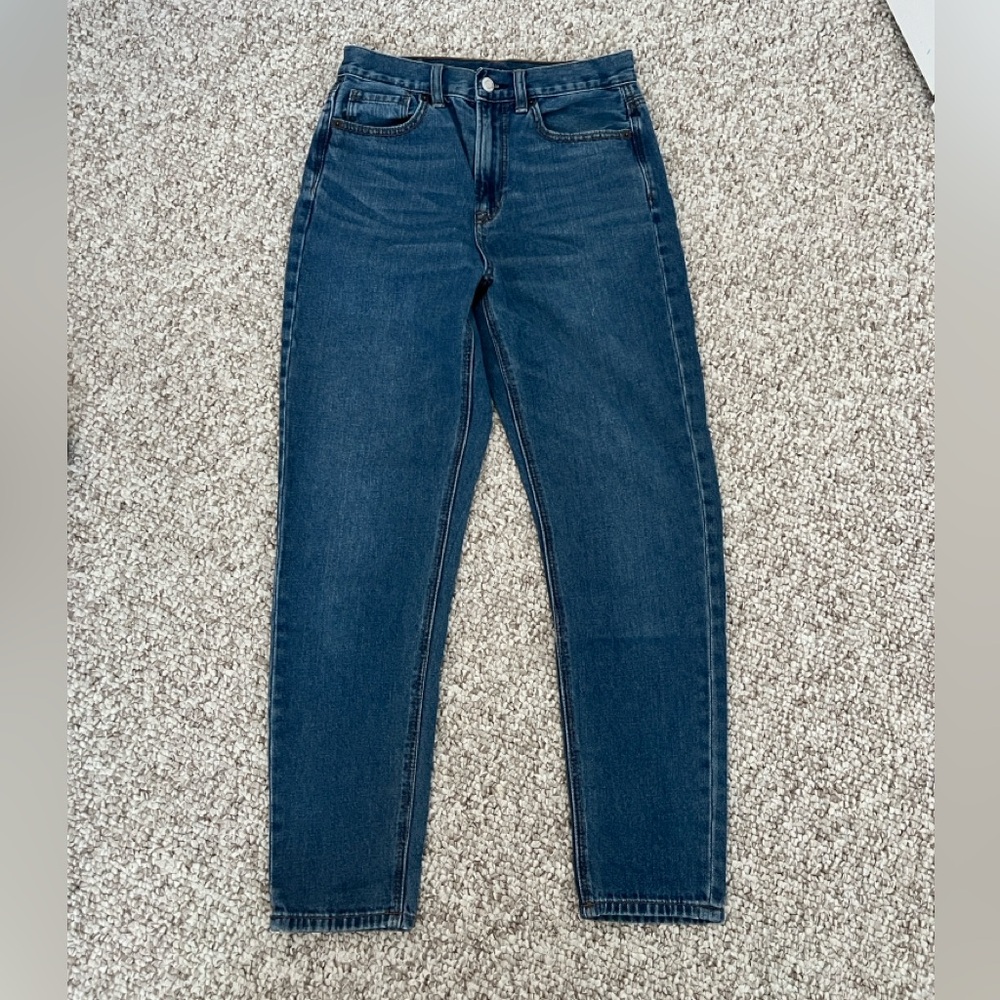 American Eagle Medium Wash Straight Leg Jeans
